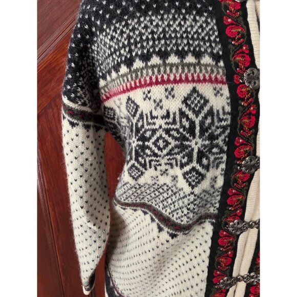 Vintage Squaw Valley Wool Nordic Cardigan Sweater Rose Embroid Pewter Clasps PM - Picture 3 of 9